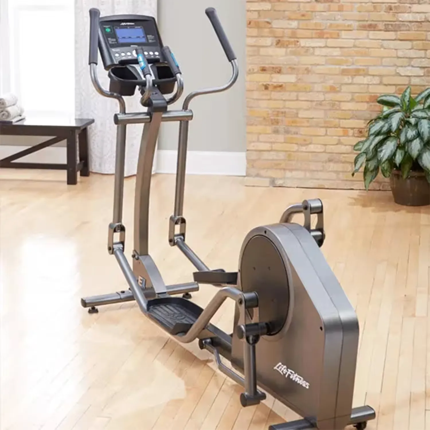 Life Fitness E1 Elliptical Cross-Trainer Base + Track Console, Ex-Display
