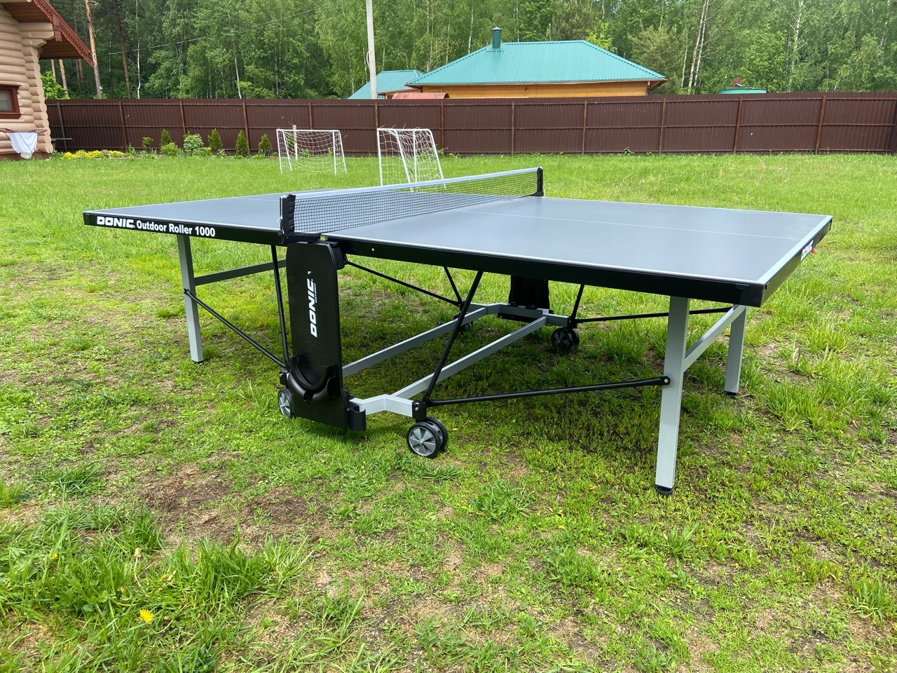 Donic Outdoor Roller 1000 Table Tennis Table