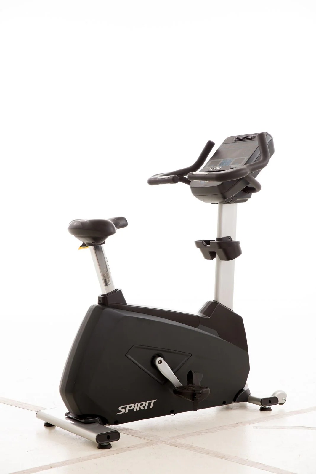 Spirit Fitness CU900 Commercial Upright Bike